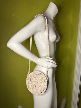 Unbranded Cream Macrame Round Crossbody & Shoulder Bag